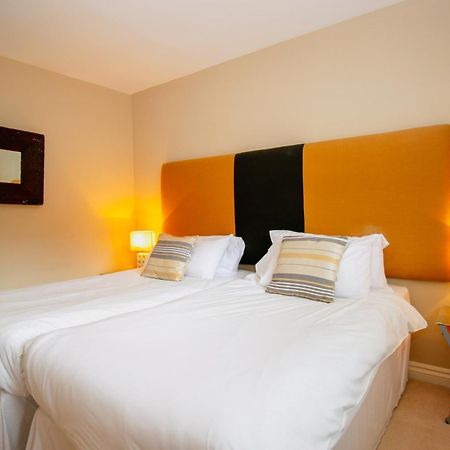Turnberry Apartments Δωμάτιο φωτογραφία