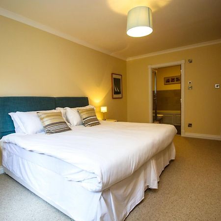 Turnberry Apartments Δωμάτιο φωτογραφία